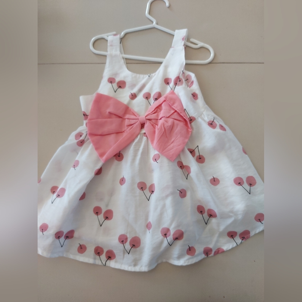 **3 Listings $20**              White Dress with Pink Bow and Heart Pattern